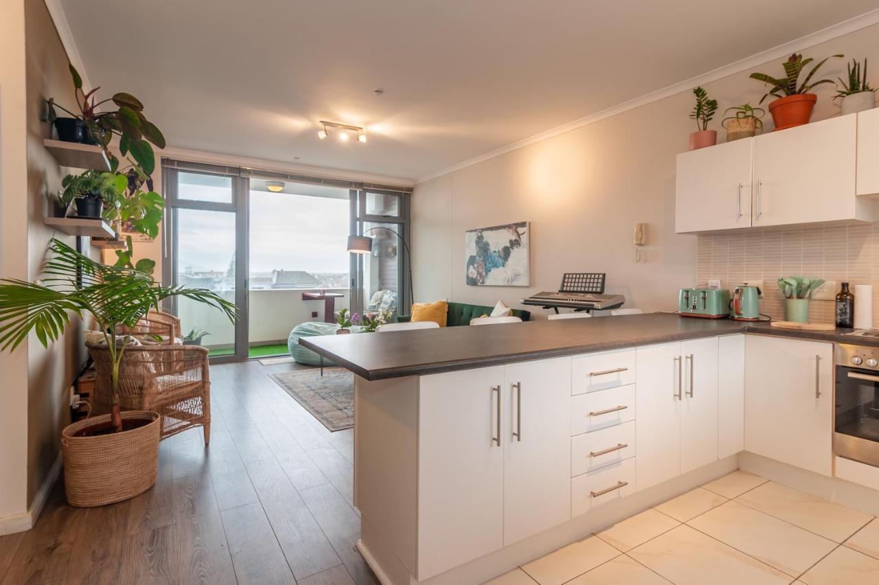 Beachfront Flat & Mountain View * Cape Town