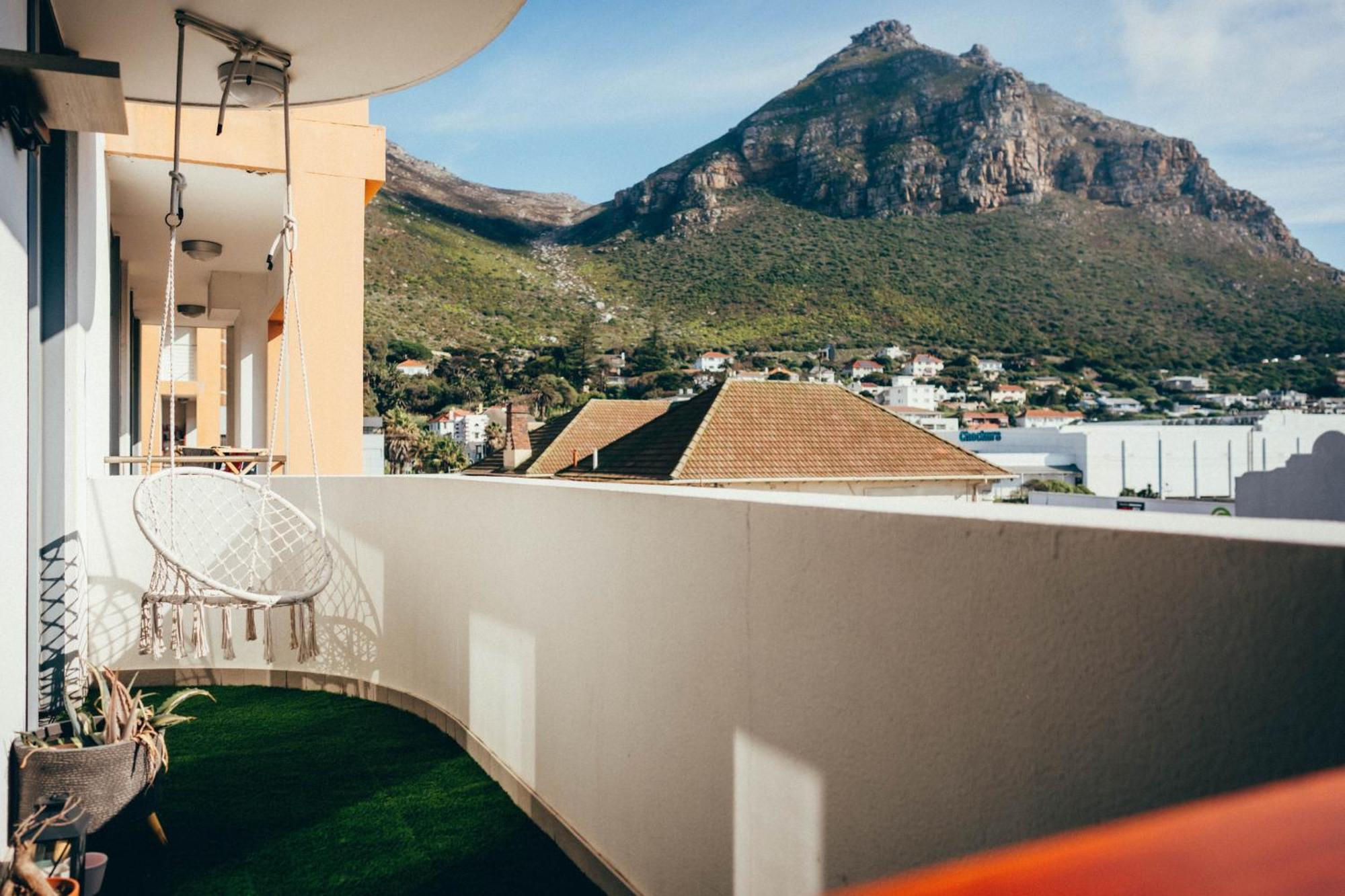 Beachfront Flat & Mountain View * Cape Town